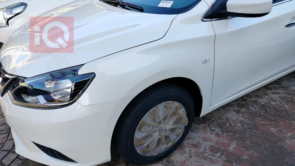 نيسان سيلفي